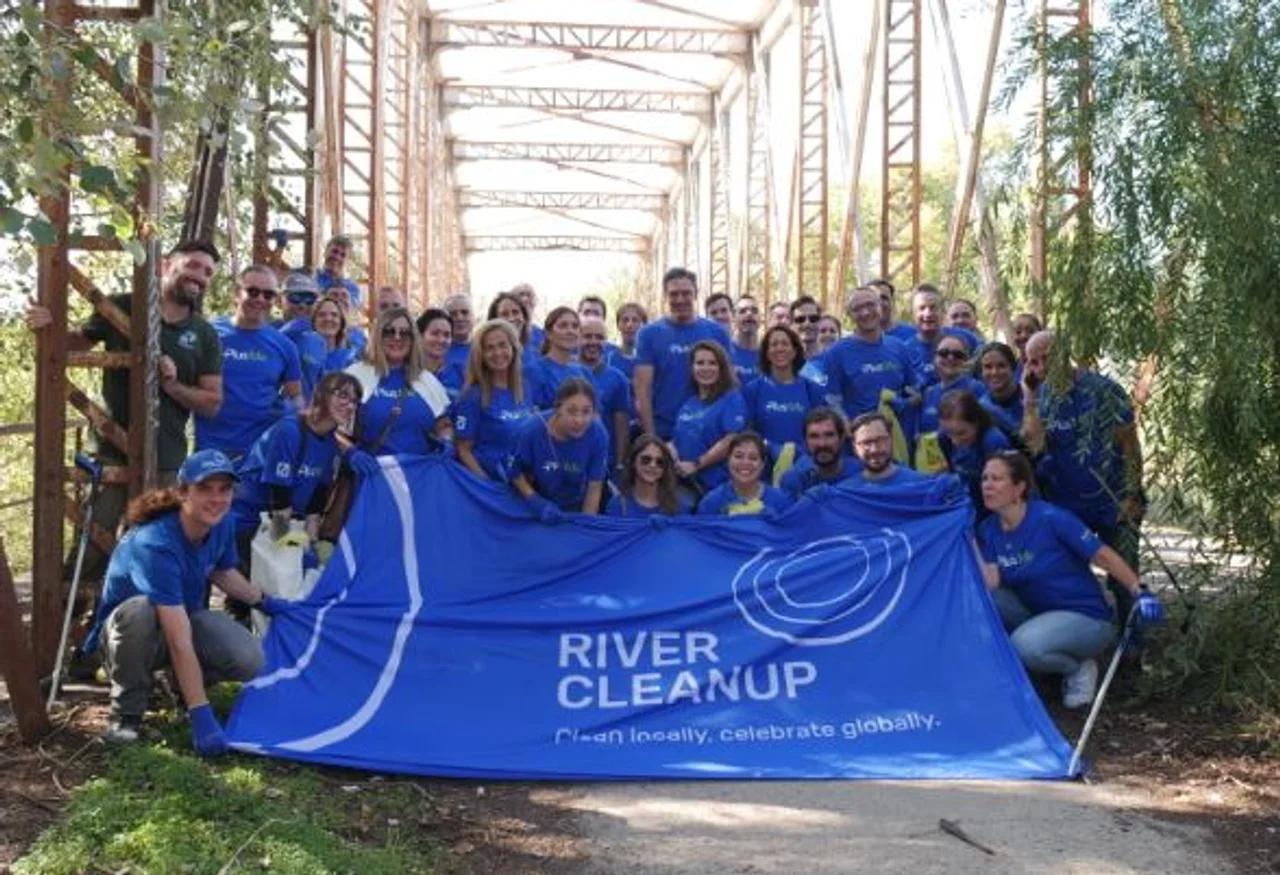 RiverCleanUp.JPG